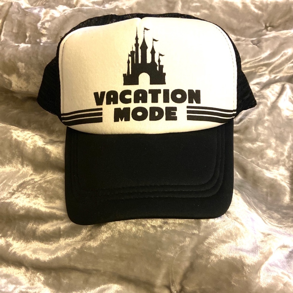DISNEY Parks Vacation Mode Black White Trucker Hat